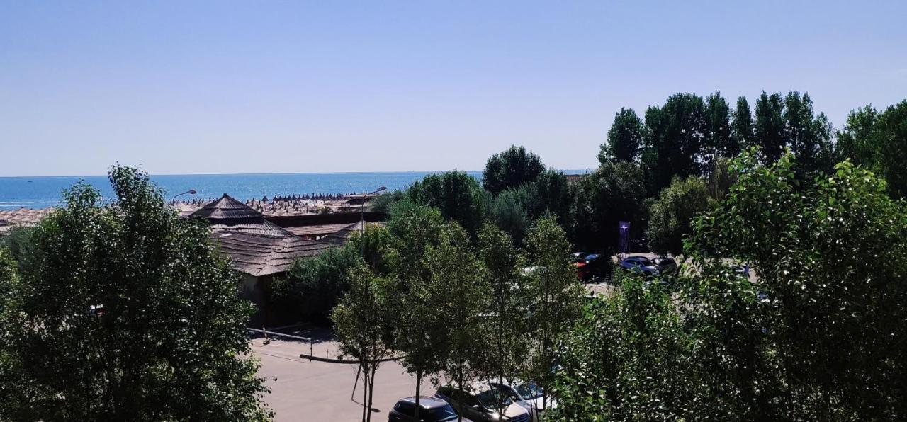 Oceana Summerland Apartment Mamaia Exteriör bild