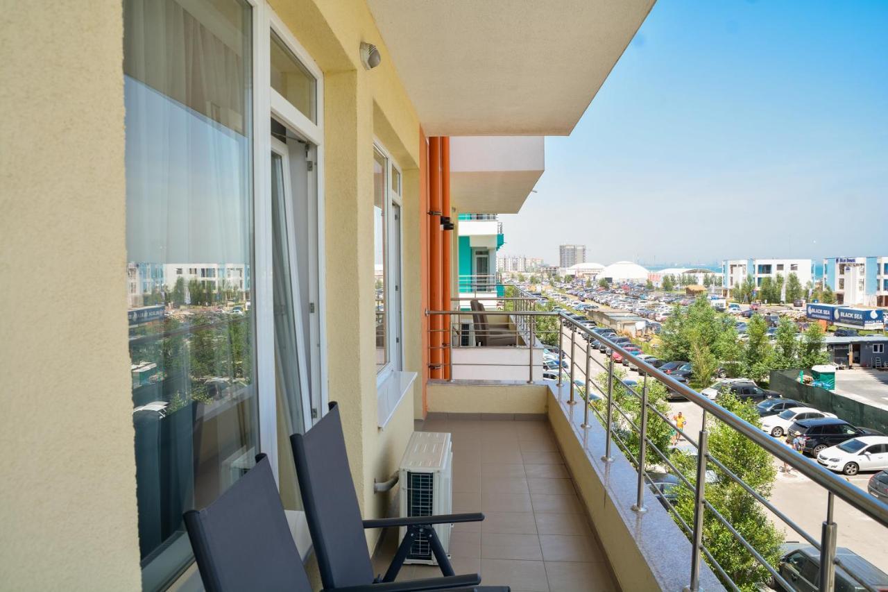 Oceana Summerland Apartment Mamaia Exteriör bild